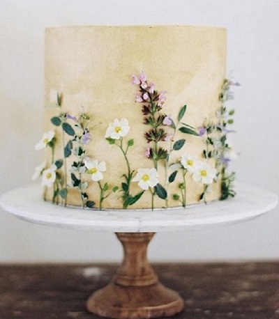 торт со съедобными цветами | Тренды дизайна тортов 2018-2019 | Блог | Торт на заказ
