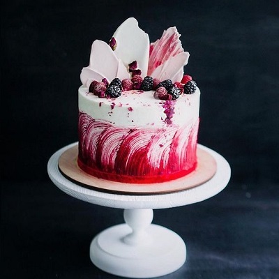 торт украшенный осколками | Тренды дизайна тортов 2018-2019 | Блог | Торт на заказ