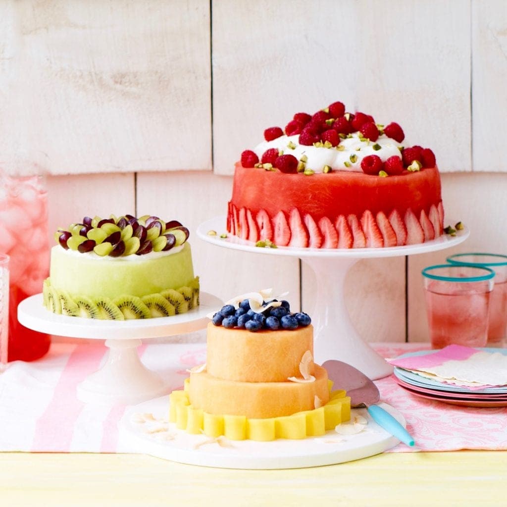 Fresh cakes. Летний торт. Сочетание фруктов и ягод в торте. Сочетание в торте. Фрукты для торта сочетание.