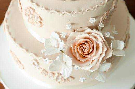Свадебный торт с цветами | Заказать свадебный торт во Львове