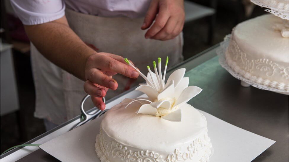 Белый свадебный торт | Заказать свадебный торт во Львове